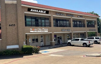 4455 Camp Bowie Blvd, Fort Worth, TX à louer Photo de l’immeuble– Image 2 sur 3
