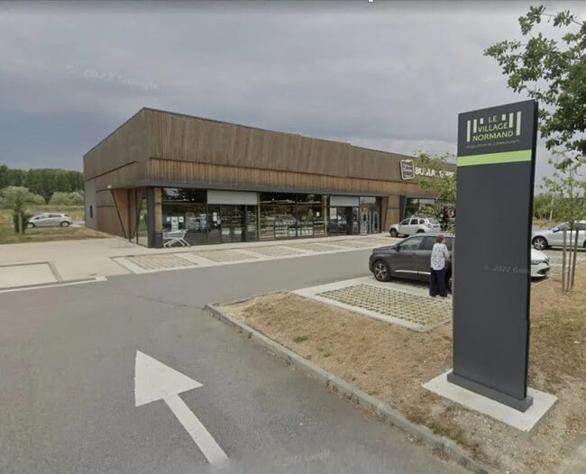 Plus de détails pour Local commercial à louer