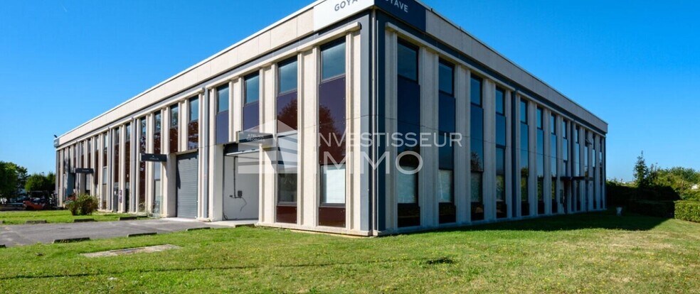 Local d’activités dans Villebon-sur-Yvette à louer - Photo de l’immeuble – Image 3 sur 3
