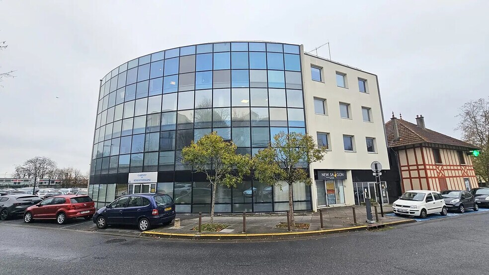 Bureau dans Lognes à louer - Photo de l’immeuble – Image 3 sur 8