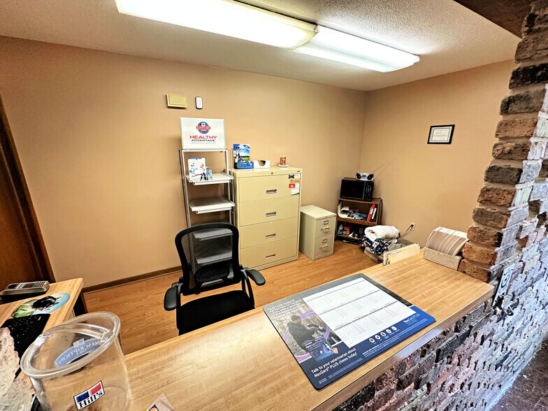 1210 Southtown Dr, Waterloo, IA à vendre - Photo intérieure – Image 3 sur 11