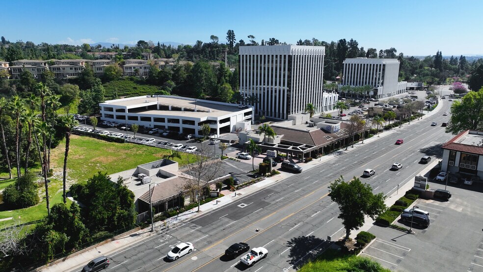 1450 N Harbor Blvd, Fullerton, CA à vendre - ProVideo LoopNet – Image 2 sur 21