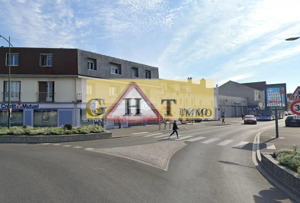 Local commercial dans Ozoir-la-Ferrière à vendre Photo de l’immeuble– Image 1 sur 2