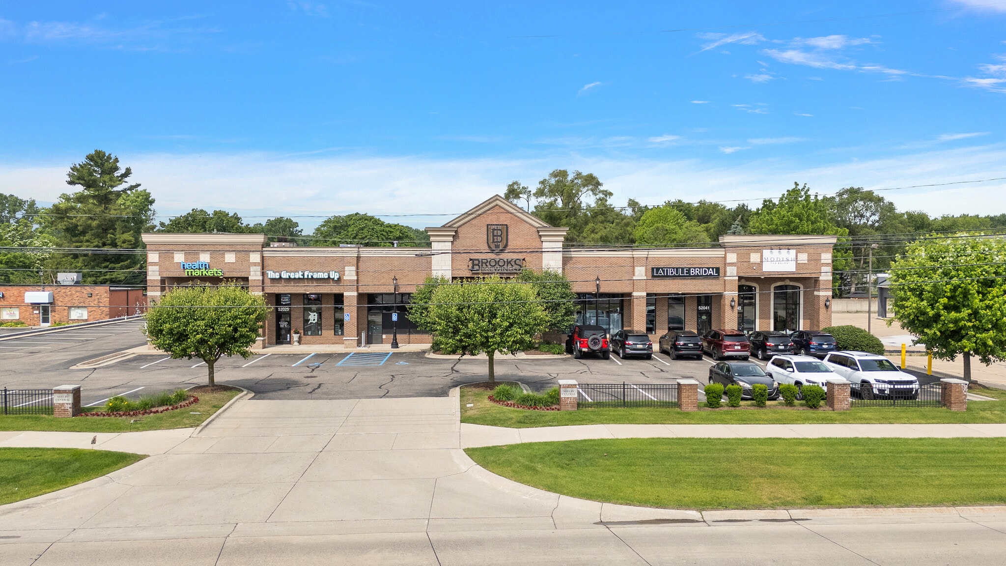 52021-52045 Van Dyke Ave, Shelby Township, MI à louer Photo de l’immeuble– Image 1 sur 7