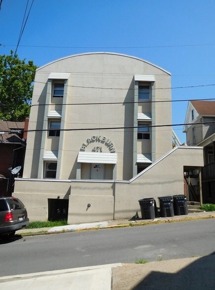 471 Dallas St, Morgantown, WV à vendre - Photo principale – Image 1 sur 1