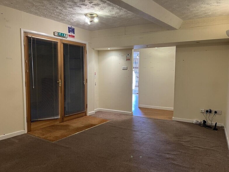 36 High St, Warminster à louer - Photo de l’immeuble – Image 3 sur 7