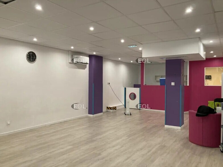 Local d'activités dans Saint-Maur-des-Fossés à vendre - Photo de l’immeuble – Image 3 sur 11