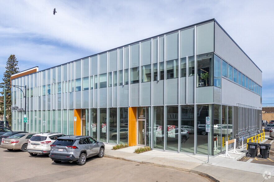 10957 124th St NW, Edmonton, AB à vendre - Photo de l’immeuble – Image 2 sur 3