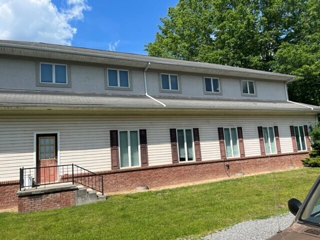 205 Alta Dr, Alderson, WV à vendre - Photo de l’immeuble – Image 3 sur 13