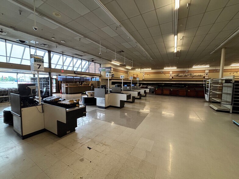 4526 W Western Ave, South Bend, IN à vendre - Photo de l’immeuble – Image 2 sur 6