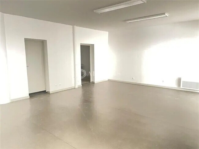Plus de détails pour Local commercial à vendre