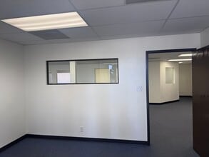 3360 Flair Dr, El Monte, CA à louer Photo intérieure– Image 1 sur 8