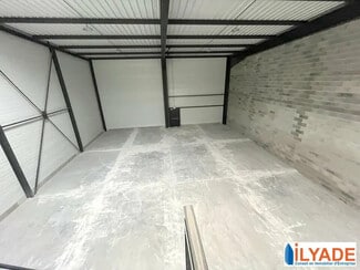 Plus de détails pour Local d'activités à louer