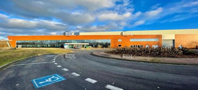 Plus de détails pour Industriel/Logistique à louer