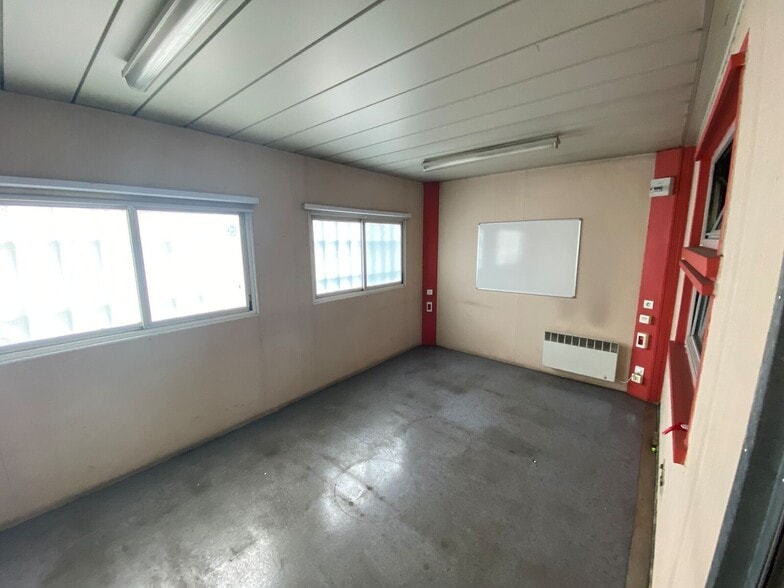 Industriel/Logistique dans Bassens à louer - Photo de l’immeuble – Image 2 sur 8