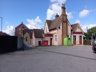 Plus de détails pour 150 Station Rd, Woburn Sands - Local commercial à louer
