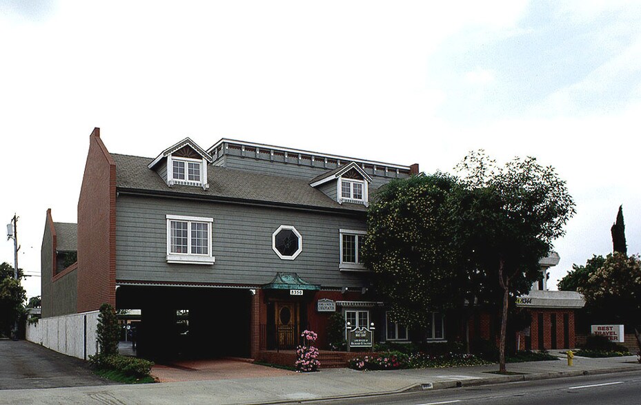 8350 Florence Ave, Downey, CA à louer - Photo de l’immeuble – Image 2 sur 38