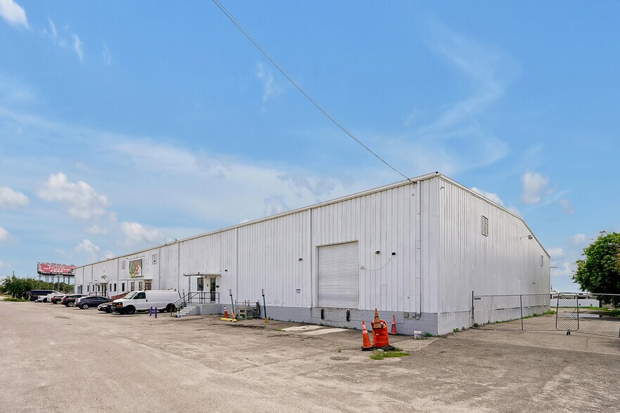 11435 Rocket Blvd, Orlando, FL à louer - Photo de l’immeuble – Image 2 sur 43