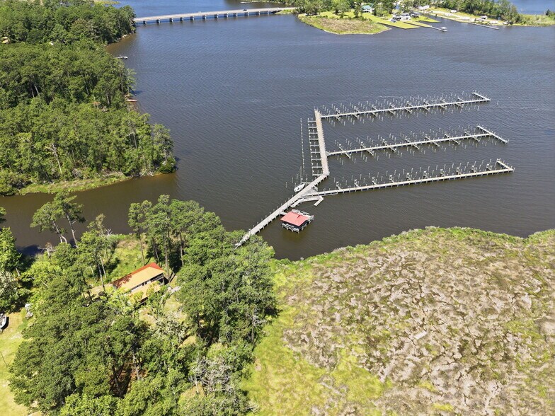 577 Hoff Rd, Belhaven, NC à vendre - Photo de l’immeuble – Image 2 sur 30