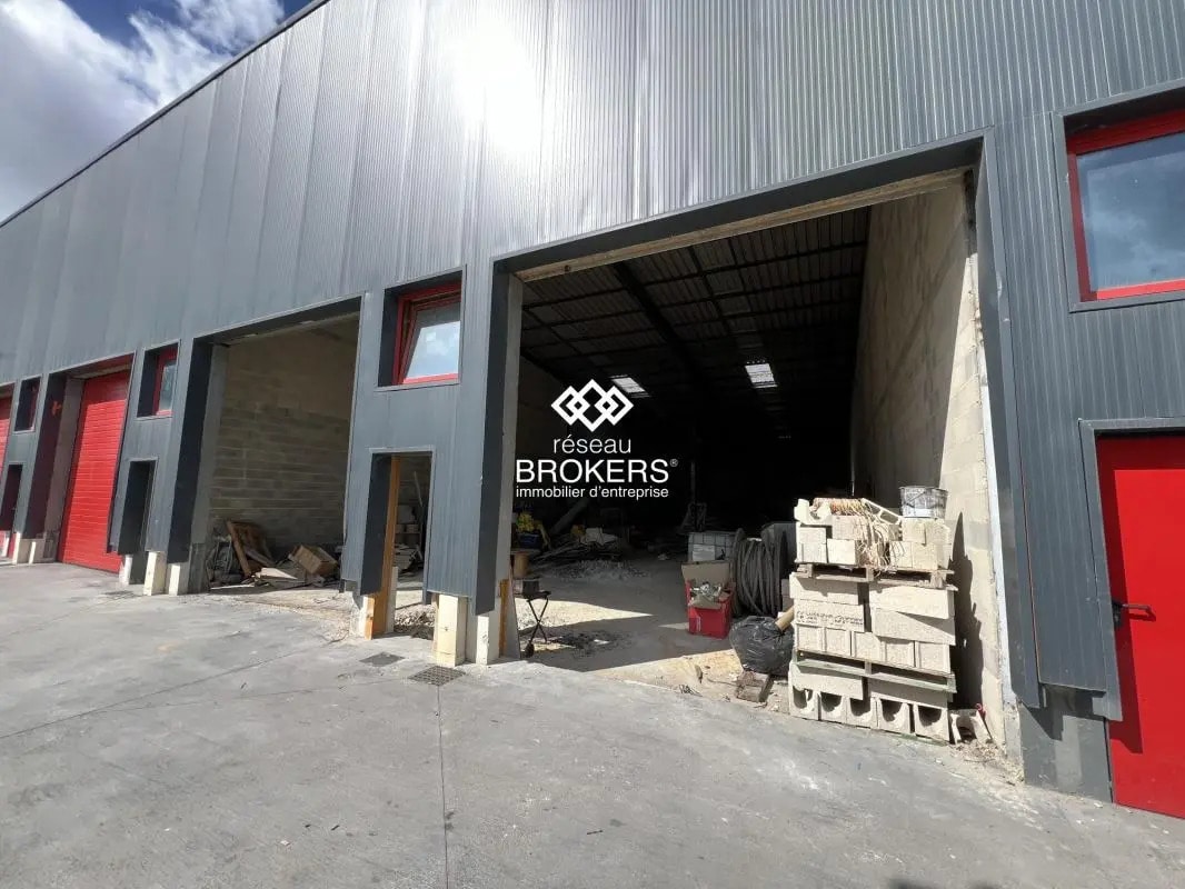 Industriel/Logistique dans Saint-Germain-lès-Arpajon à louer Photo de l’immeuble– Image 1 sur 5