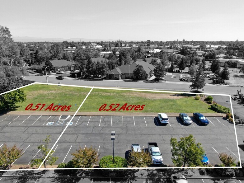 311-333 Knollcrest Drive, Redding, CA à vendre - Aérien – Image 2 sur 6