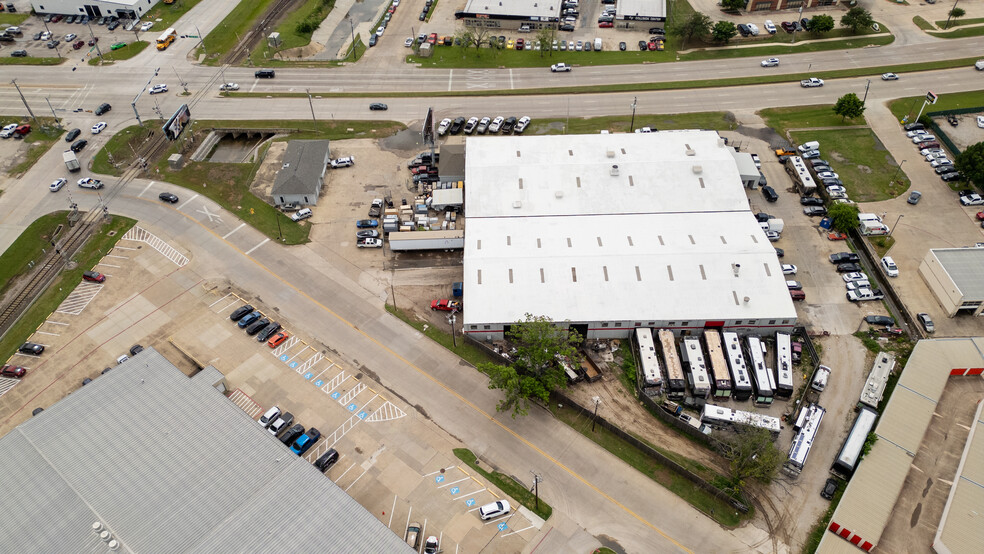 699 E Highway 121 Business, Lewisville, TX à vendre - Photo de l’immeuble – Image 2 sur 13
