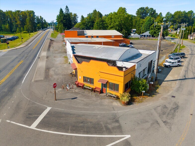 102 Everson Rd, Everson, WA à vendre - Photo de l’immeuble – Image 1 sur 29