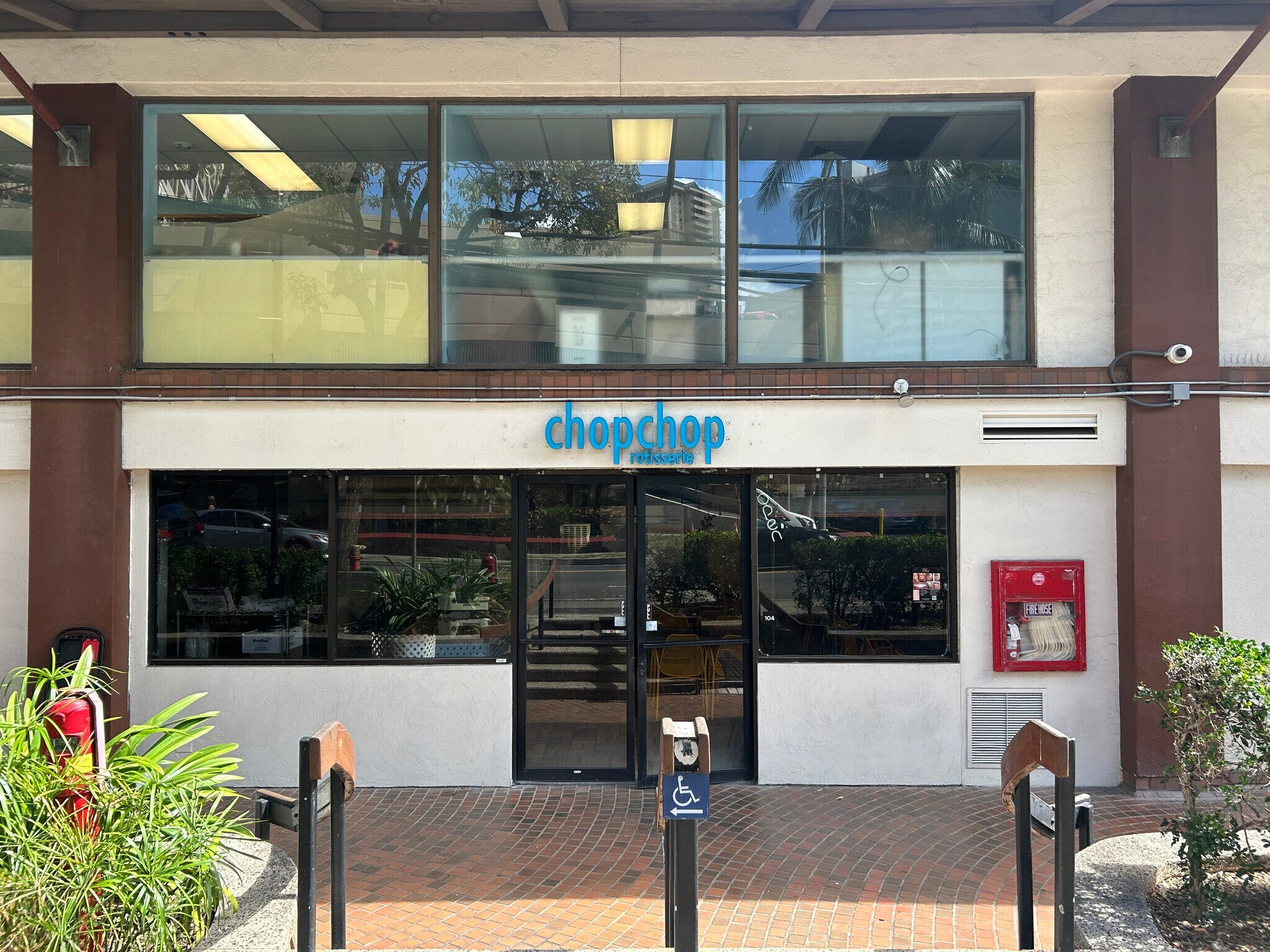 438-444 Hobron Ln, Honolulu, HI à louer Photo de l’immeuble– Image 1 sur 42