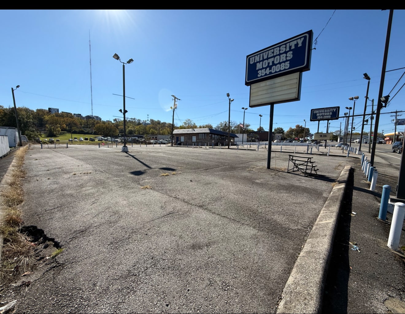 6005 Charlotte Pike, Nashville, TN à louer Photo de l’immeuble– Image 1 sur 11