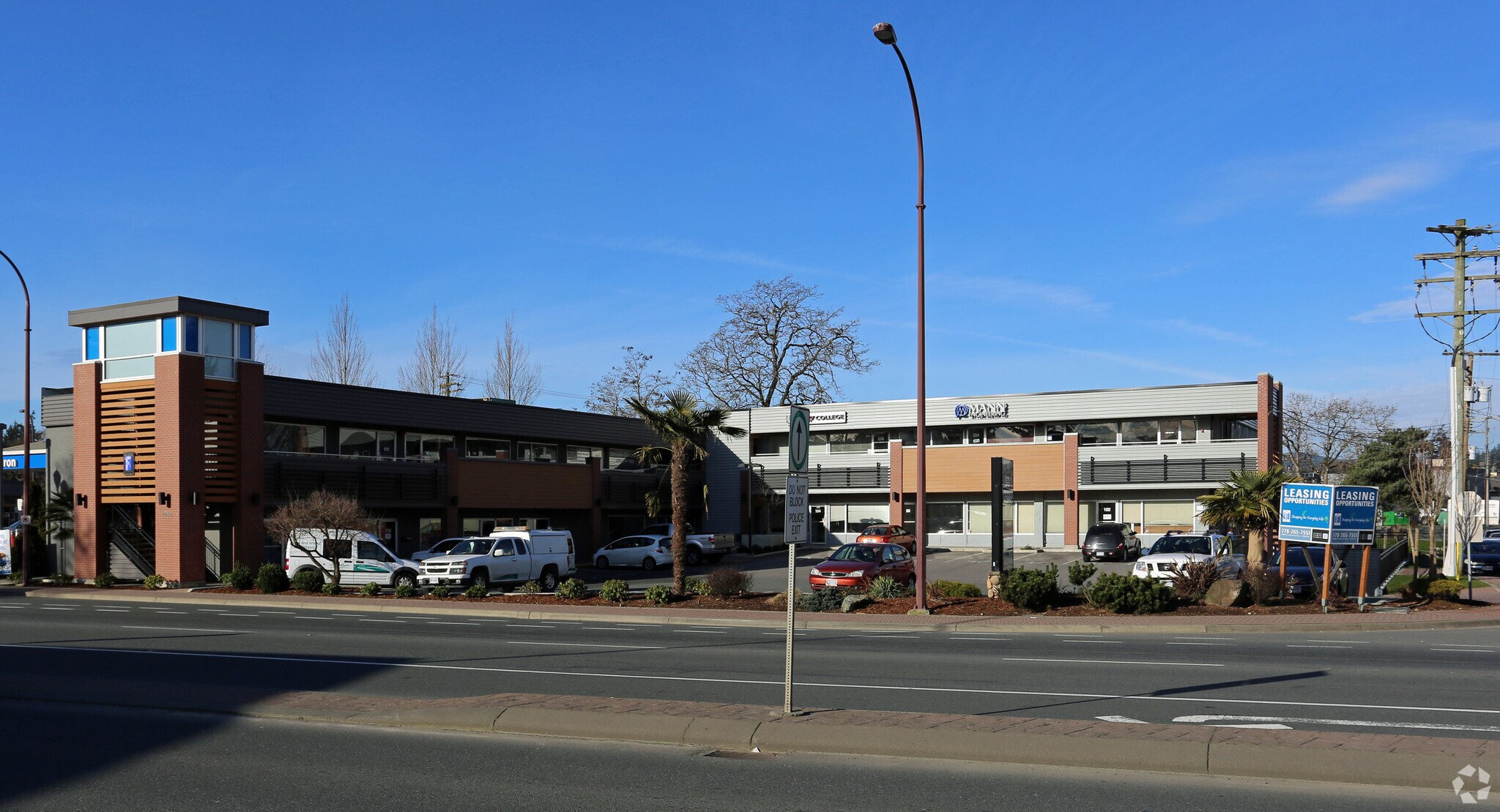 2780 Veterans Memorial Pky, Langford, BC à louer Photo principale– Image 1 sur 6