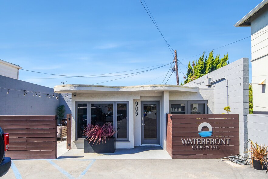 909 Manhattan Beach Blvd, Manhattan Beach, CA à vendre - Photo principale – Image 2 sur 2