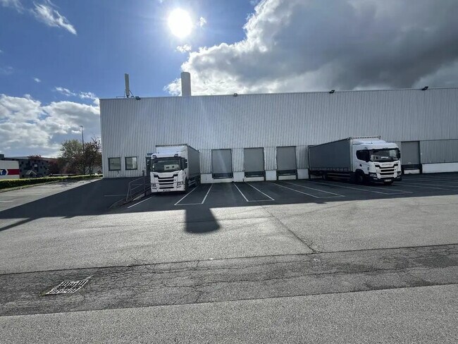 Plus de détails pour Industriel/Logistique à louer
