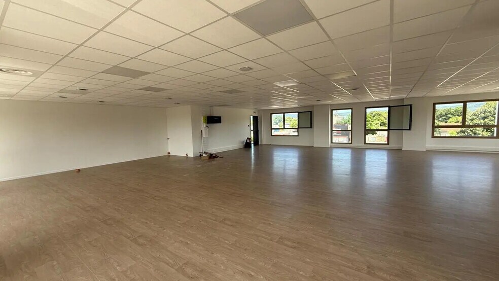 Bureau dans Tossiat à vendre - Photo de l’immeuble – Image 3 sur 6