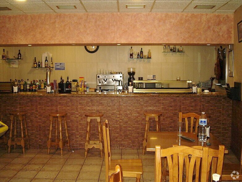 Local commercial dans Ávila, Ávila à vendre - Photo de l’immeuble – Image 3 sur 17