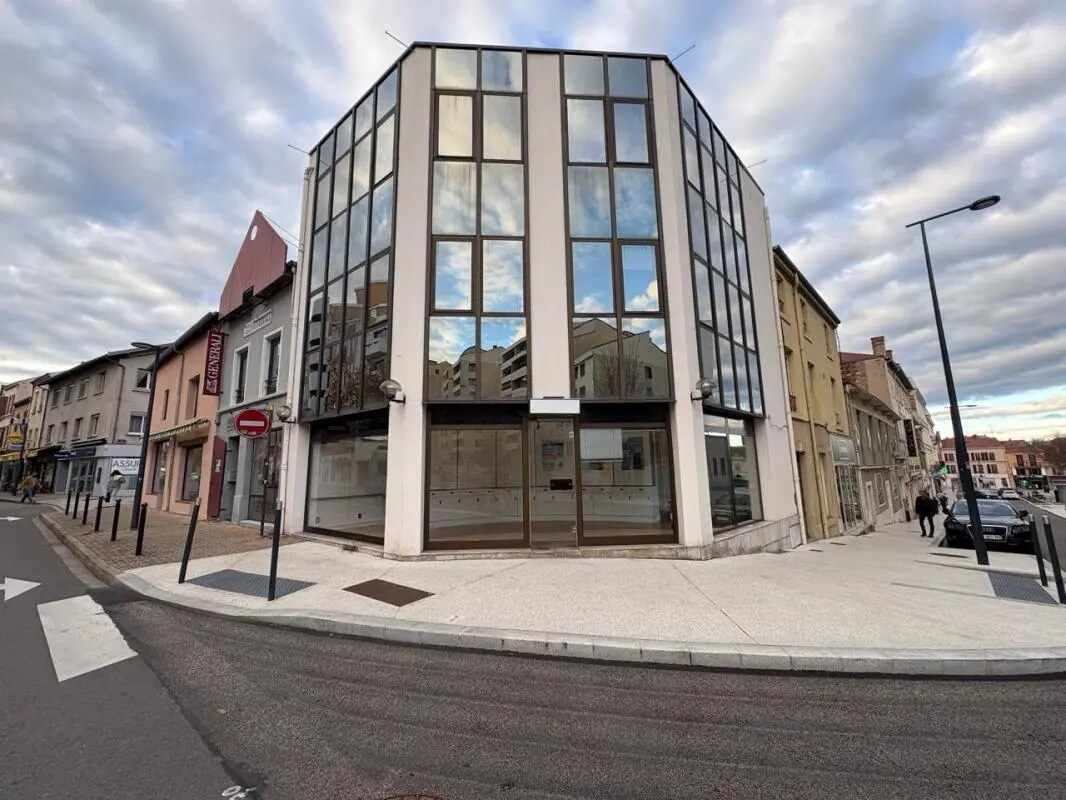 Local commercial dans Roanne à louer Photo de l’immeuble– Image 1 sur 10