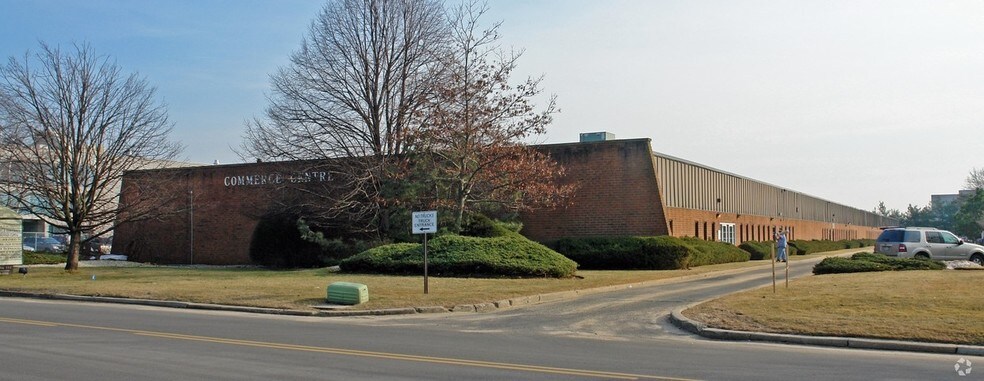 175 Commerce Dr, Hauppauge, NY à louer - Photo de l’immeuble – Image 3 sur 4