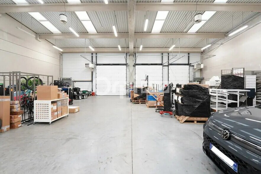 Bureau dans Saint-Quentin-Fallavier à louer - Photo de l’immeuble – Image 2 sur 21