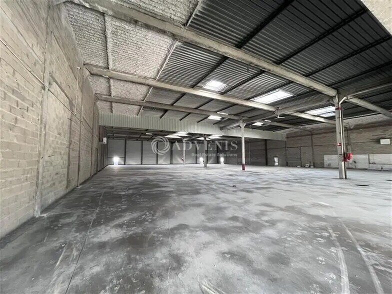 Industriel/Logistique dans Trappes à louer - Photo de l’immeuble – Image 2 sur 7