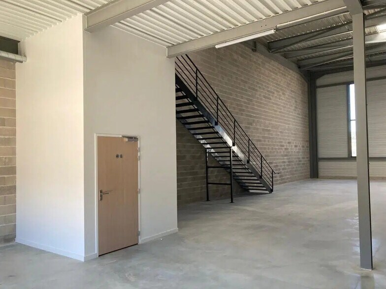274 Avenue De Bruxelles, La Seyne-sur-Mer à louer - Photo de l’immeuble – Image 2 sur 7