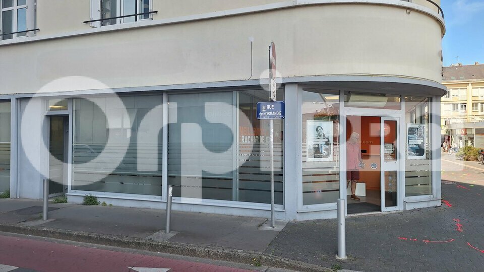 Local commercial dans Saint Nazaire à louer - Photo de l’immeuble – Image 1 sur 4