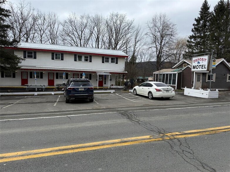 44 Oak St, Deposit, NY à vendre - Photo de l’immeuble – Image 1 sur 3