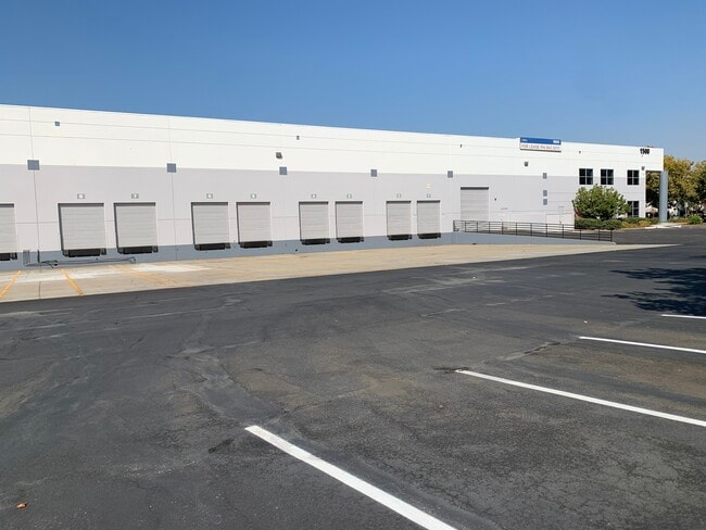 Plus de détails pour 1500 Overland Ct, West Sacramento, CA - Industriel/Logistique à louer