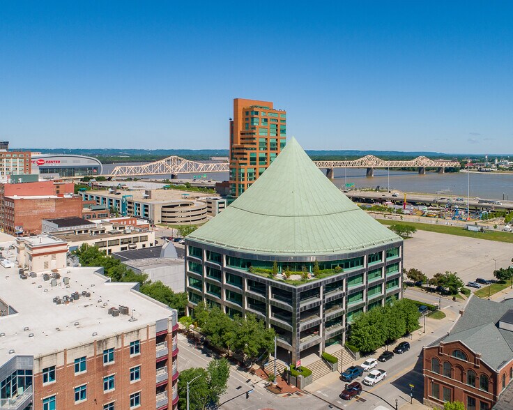 333 E Main St, Louisville, KY à vendre - Photo de l’immeuble – Image 1 sur 6