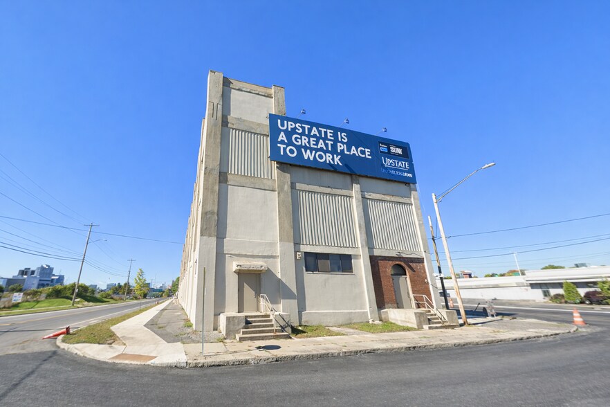 1011 E Water St, Syracuse, NY à vendre - Photo de l’immeuble – Image 3 sur 3
