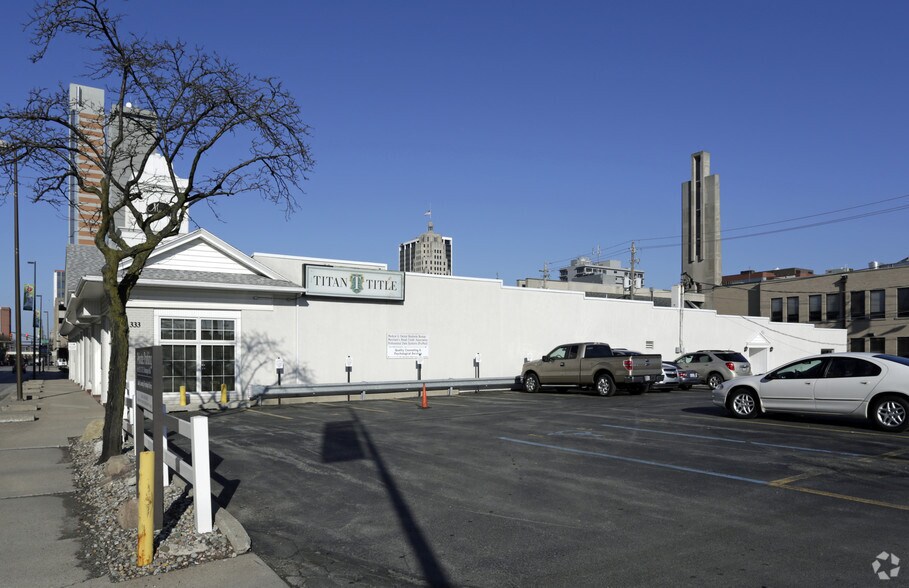 315-333 E Washington Blvd, Fort Wayne, IN à louer - Photo de l’immeuble – Image 2 sur 11