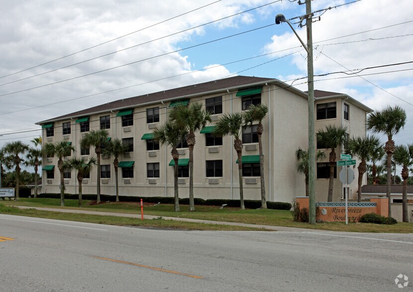 1050 Ocean Shore Blvd, Ormond Beach, FL à vendre - Photo de l’immeuble – Image 3 sur 43