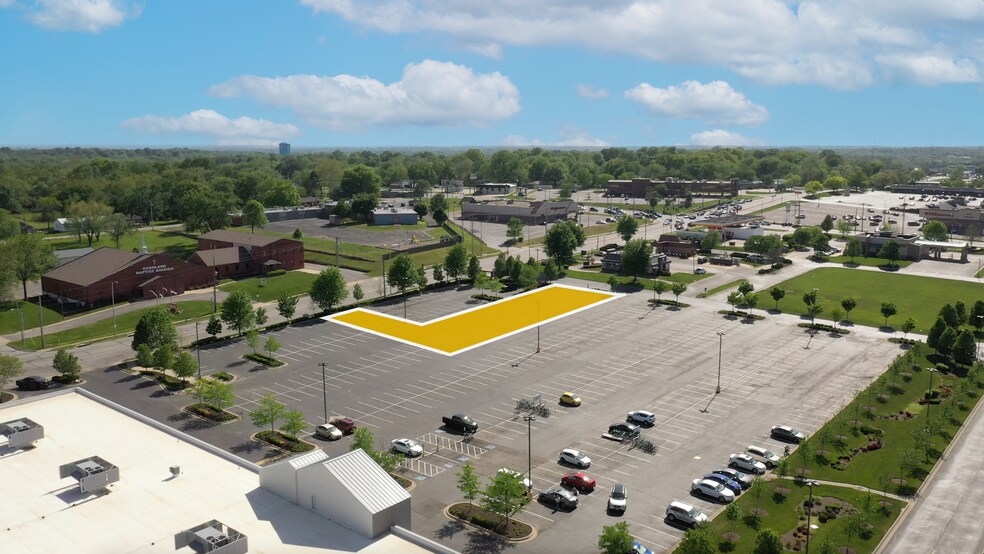 600 NE Barry Rd, Kansas City, MO à louer - Photo de l’immeuble – Image 3 sur 5