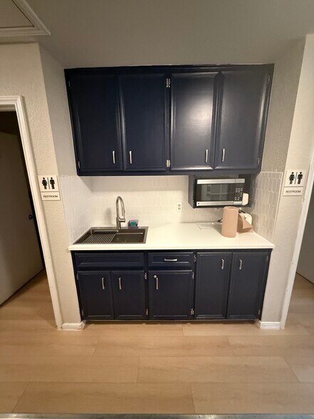 1011 Meredith Dr, Austin, TX à louer - Photo de l’immeuble – Image 3 sur 25