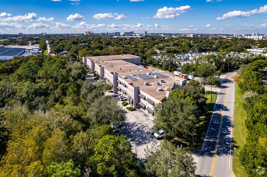 7802 Kingspointe Pky, Orlando, FL à louer - Aérien – Image 2 sur 34