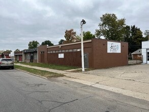 19030 W McNichols Rd, Detroit, MI à louer Photo de l’immeuble– Image 1 sur 5